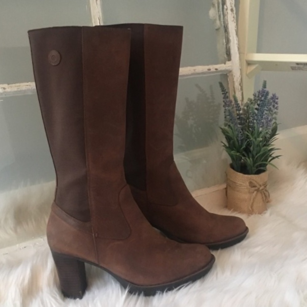 NEW! ROCKPORT genuine leather boots!Retail $200!